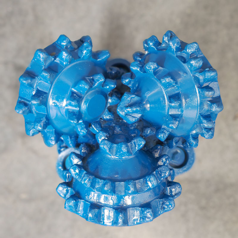 117 mm Mill Tooth Roller Bearing Drill Bit Dengan Tiga Gigi Karbida Kerucut Dan Segel Karet