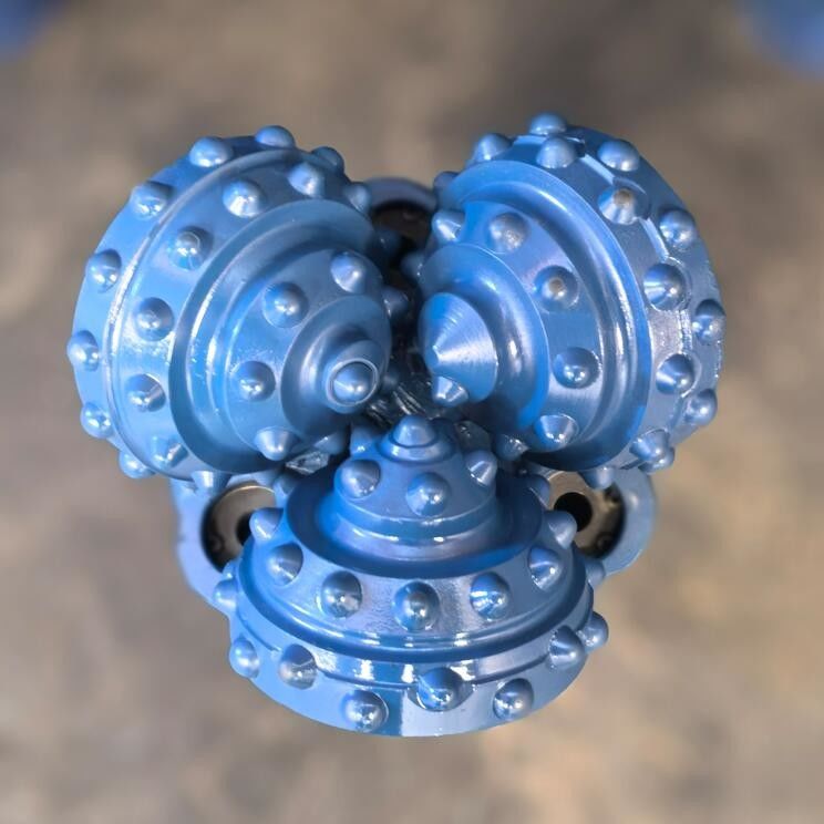 5.5 Inch IADC637 Horisontal Directional Boring Tricone Rock Bor Bit Untuk Formasi Hard