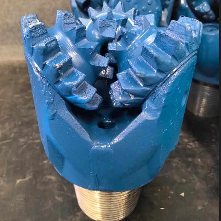 Rubber Sealed Milled Tooth Rock Roller Bit Steel Tooth Tricone Drill Bit Untuk Pengeboran Sumur