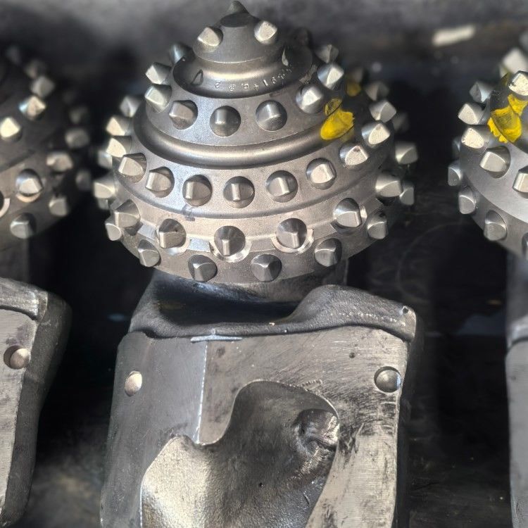 Merek Kingdream JZ kerucut roller tunggal kerucut tungsten karbida dimasukkan trikone kerucut trikone bit sepertiga untuk pengeboran
