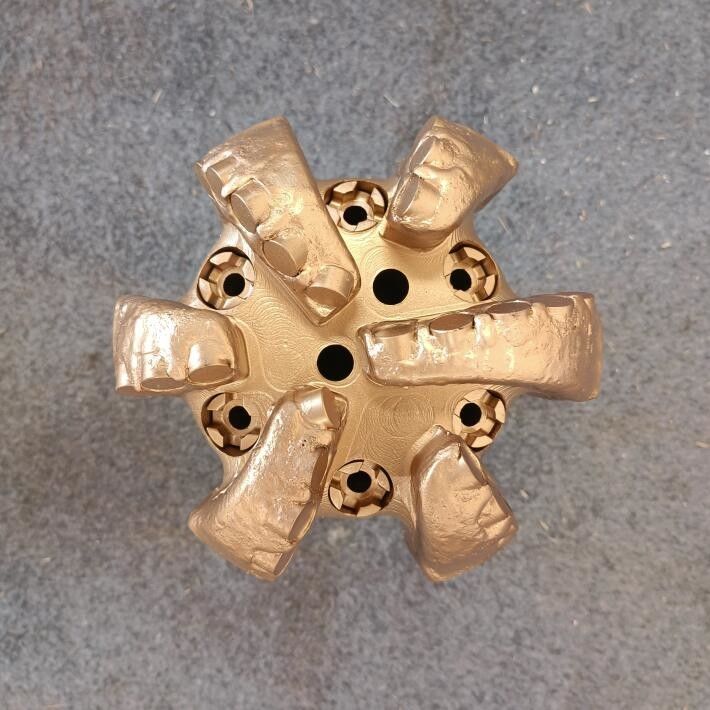 Diamond 98mm 3 Blade Pdc Arc Angle Drill Bit Untuk Air Well Tambang Batubara Pengeboran