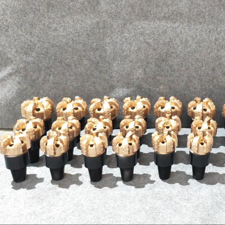 Rock Drill PDC Diamond Bit Alloy Carbon Steel Untuk Pertambangan Batubara Rigs Pengeboran sumur air
