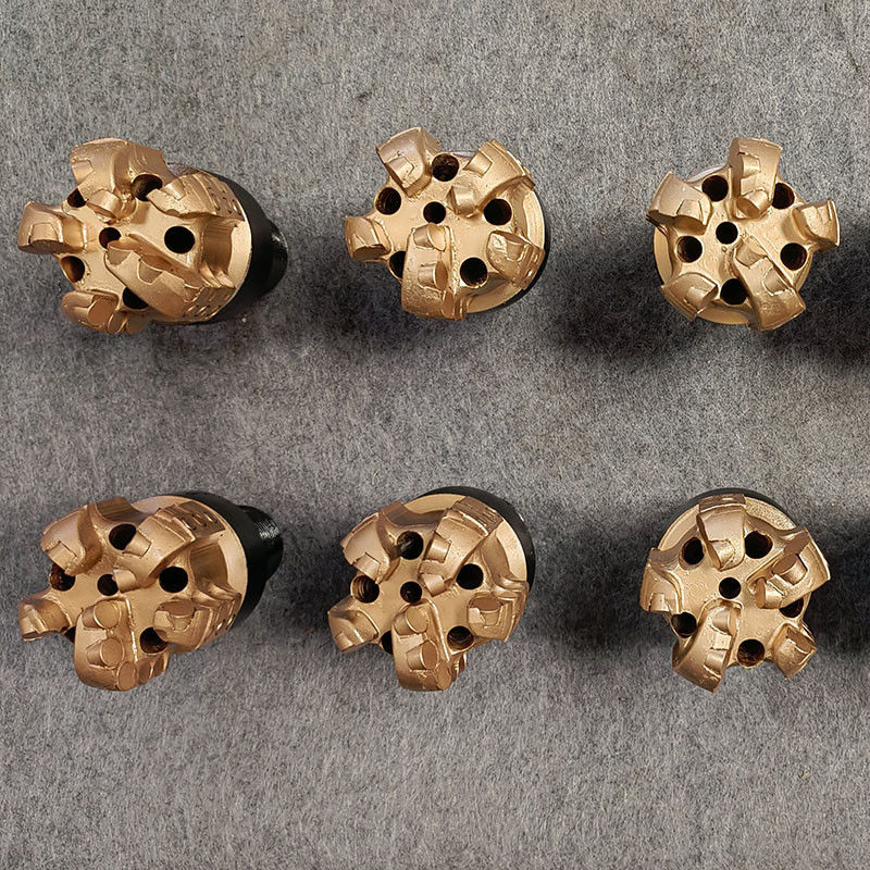 89mm 5 PDC Bor Bits Desain Disesuaikan untuk Soft To Medium Soft Formations dalam Aplikasi Pertambangan