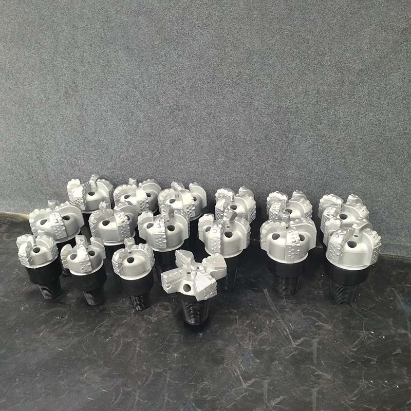 Tricone Bore Bit dan Rotating Core Bits Kombinasi Ultimate untuk Pengeboran Arah Horizontal